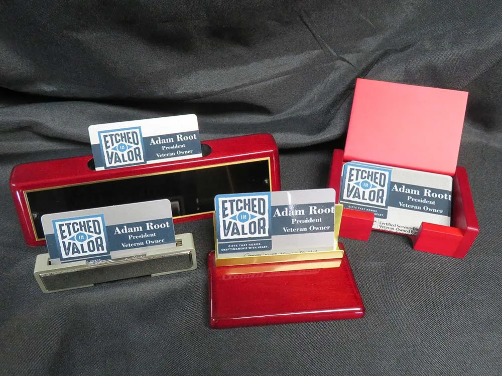 pen-desk-09 Business card in different holders
